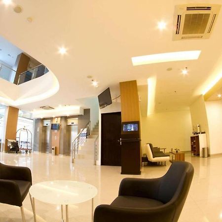 Hotel 88 Grogol By Wh Dżakarta Zewnętrze zdjęcie