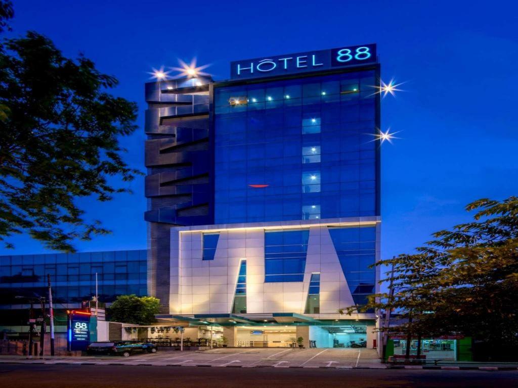 Hotel 88 Grogol By Wh Dżakarta Zewnętrze zdjęcie